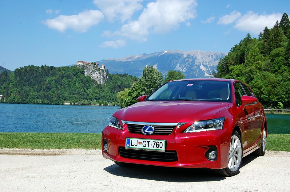 Lexus CT200h