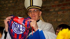 Bergoglio papež Frančišek San Lorenzo navijač zastavica