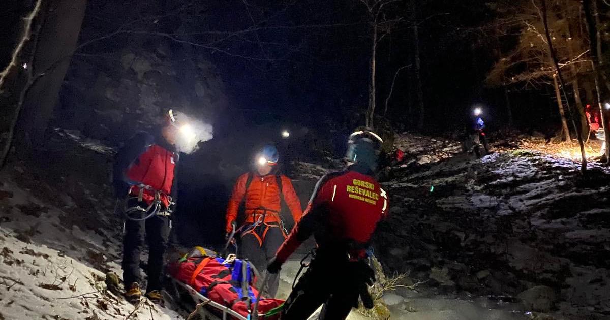 Tokrat so reševali na zaledenelem slapu - Žurnal24