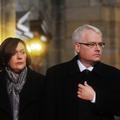 Hrvaški predsednik Ivo Josipović s svojo ženo Tatjano Josipović na pogrebu v Pra