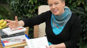 DR. ALJA STVARNIK, univ.fipl.fil., spec.ZDT, Zakonska in družinska terapevtka