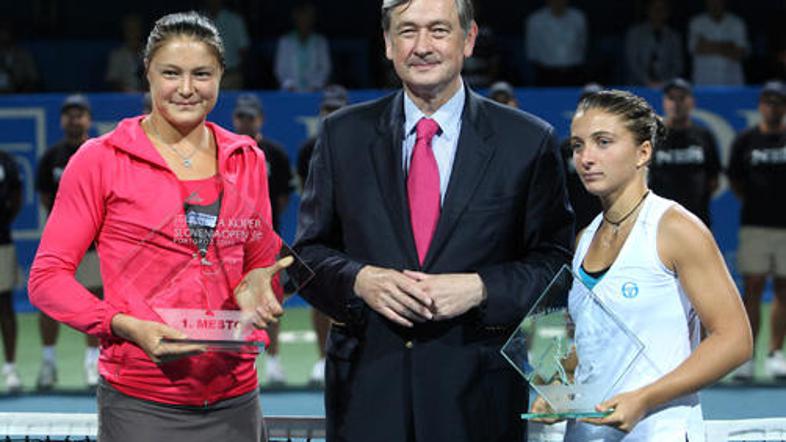 Obema igralkama je čestital in pokala podelil predsednik države Danilo Türk, ki 