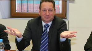 Župan Boris Popovič bo vložil odškodninsko tožbo proti državi zaradi razžalitve,