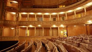 Leta 2006, ko se je začela obnova Opere, so napovedali, da bo ta končana konec l