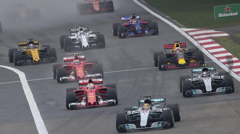 Lewis Hamilton Sebastian Vettel VN Kitajske