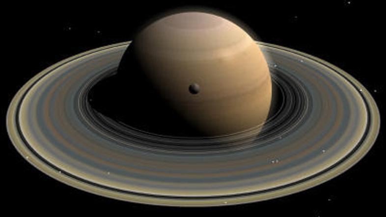 Saturnovi obroči naj bi bili stari več milijard let.