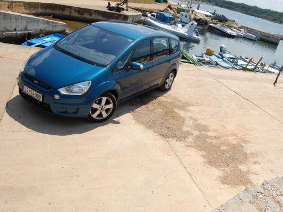 Za osnovno verzijo fordovega S max boste morali odšteti dobri trideset tisočakov