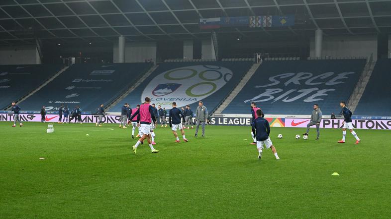 slovenska nogometna reprezentanca ogrevanje Stožice