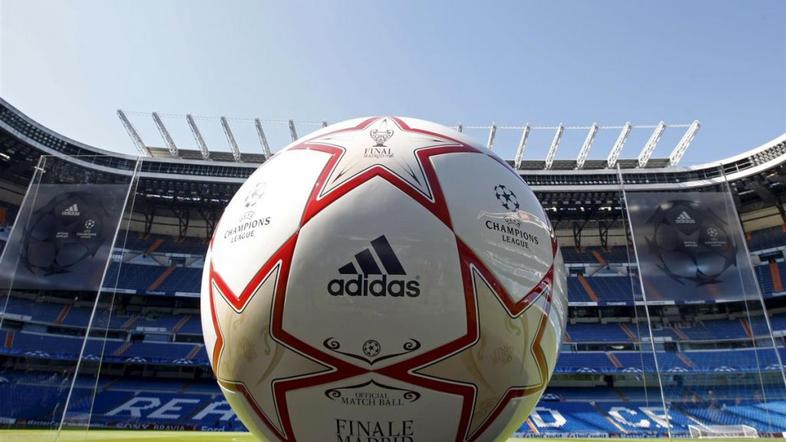 Santiago Bernabeu žoga Liga prvakov Madrid Inter Bayern finale