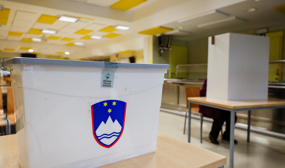 Bo Miklavž namesto daril prinesel referendum?