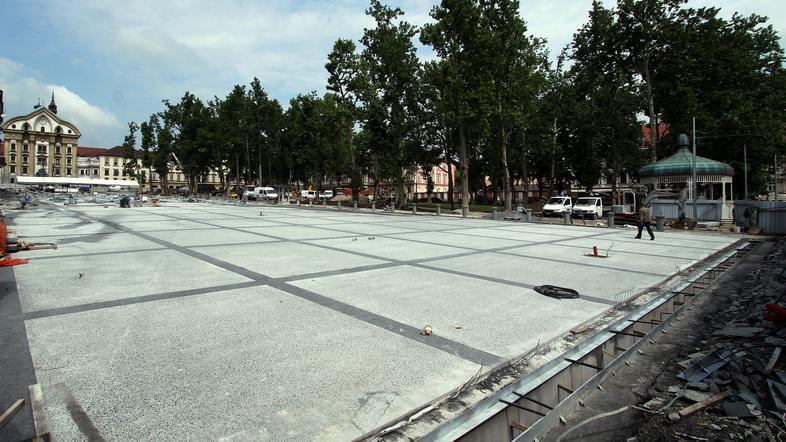 Odprtje garaže pod Kongresnim trgom so sprva načrtovali ta petek. (Foto: Benjami