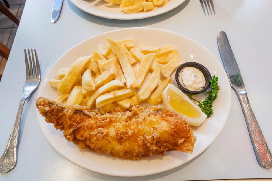 krompirček in ribe fish and chips | Avtor: Profimedias