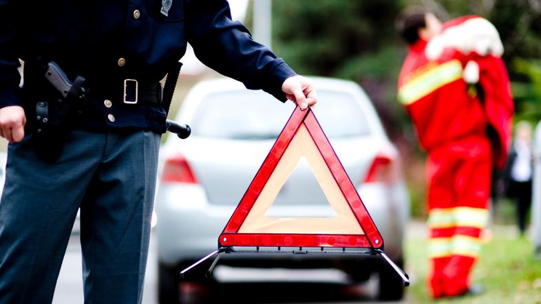 prometna nesreča, policaj
