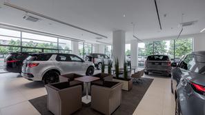 Prodajni salon vozil Land Rover