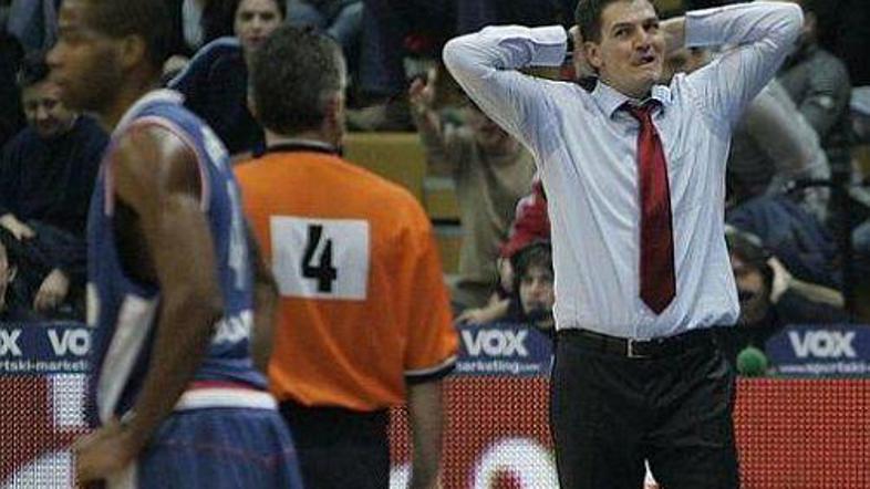 Josip Vrankovič se na trenerskem stolčku zagrebške Cibone ni znašel najbolje.