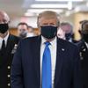 Donald Trump z masko