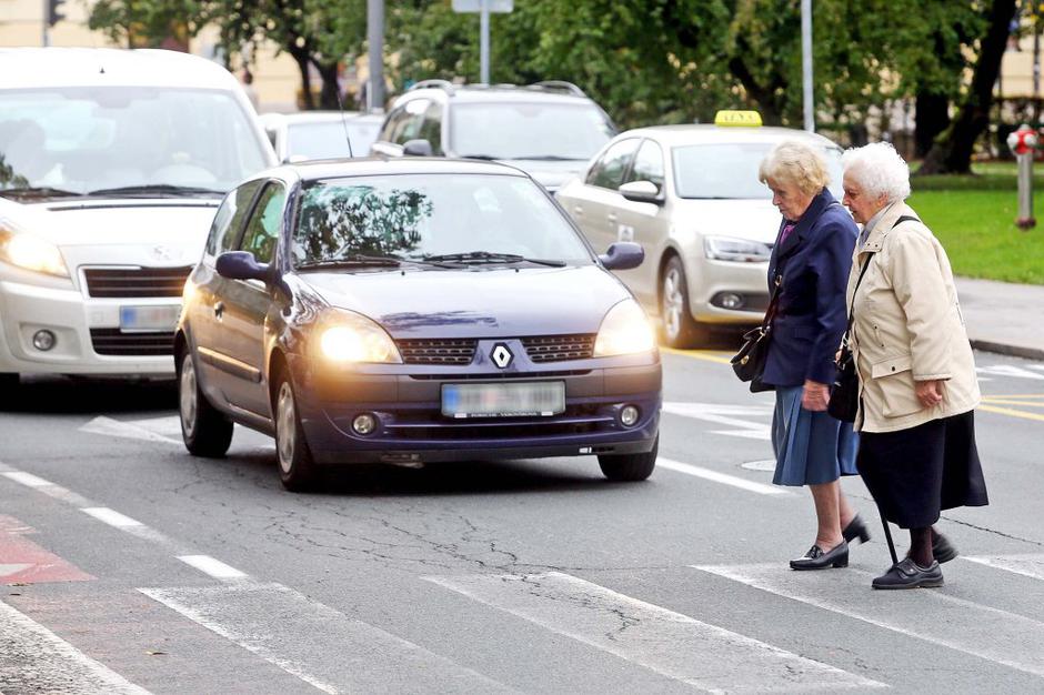 Upokojenci | Avtor: Saša Despot