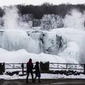 Zamrznjeni Niagarski slapovi 