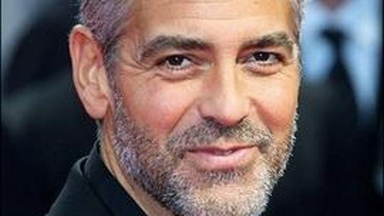 Clooney nima lepih besed za lovce na zvezdniške fotografije.