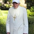 Papež Benedikt XVI. na počitnicah v poletni rezidenci Castelgandolfo na jugu Rim