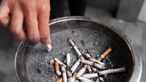Kajenje bo vse dražje. (Foto: AFP)