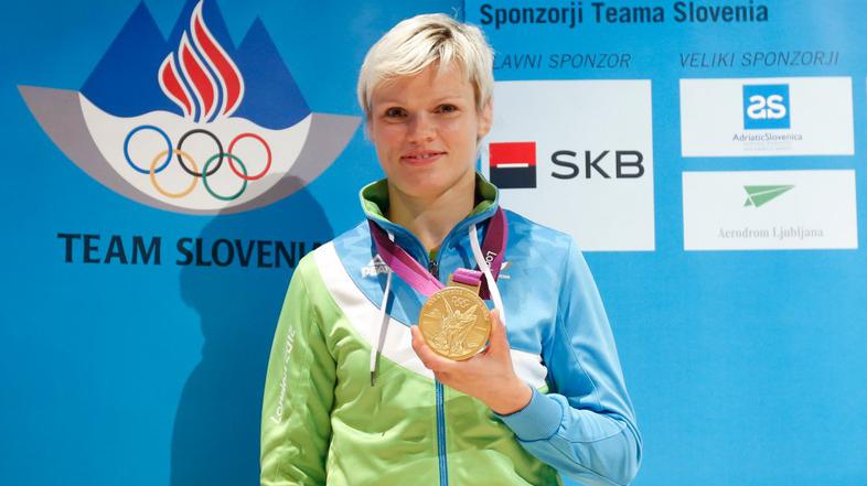 urška žolnir slovenian laško london pub