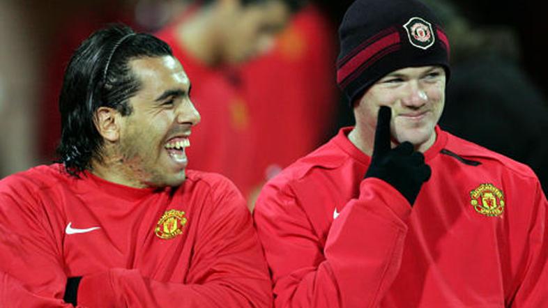 Carlosu Tevezu (levo) ob začasnem odvzemu prestižnega Bentleyja verjetno ni bilo