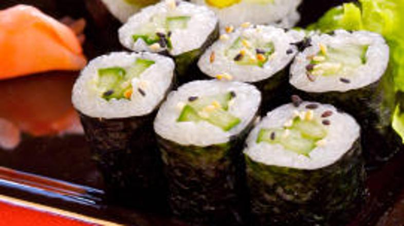 Za osrednji del uporabite avokado, kumarico ali korenje.