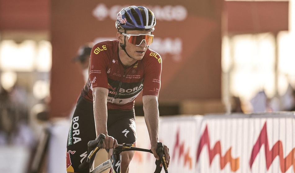 Remco ni uspel slediti tempu najboljših, zmaga za Italijana