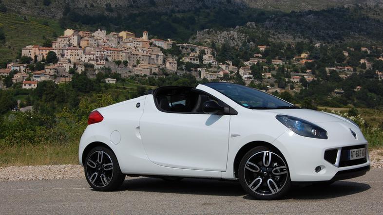 Wind je dinamičen avtomobil z mišičastimi linijami in po raziskavi Renaulta dovo