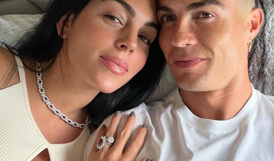 Leto po zaroki Cristiano in Georgina poročena