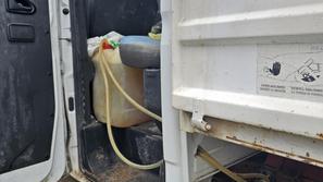 Policija ustavila tovorno vozilo s tehničnimi nepravilnostmi