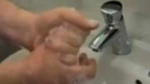 umivanje roke milo voda