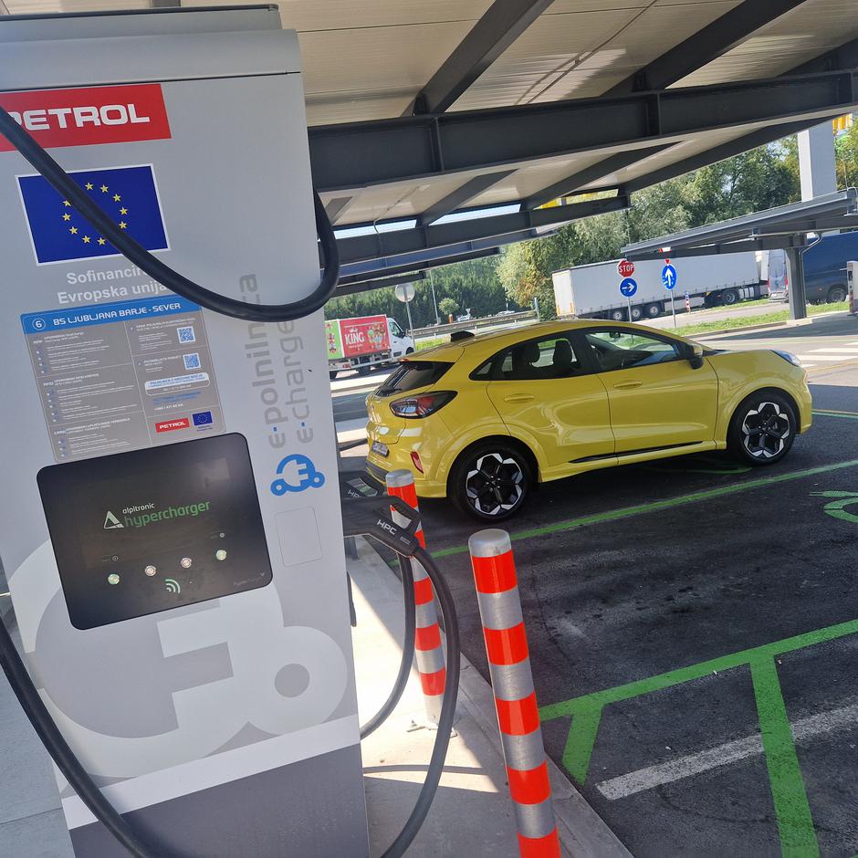 Polnjenje baterije pri ford pumi gen-E | Avtor: Gregor Prebil