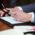 odvetnik pisalo dokumenti