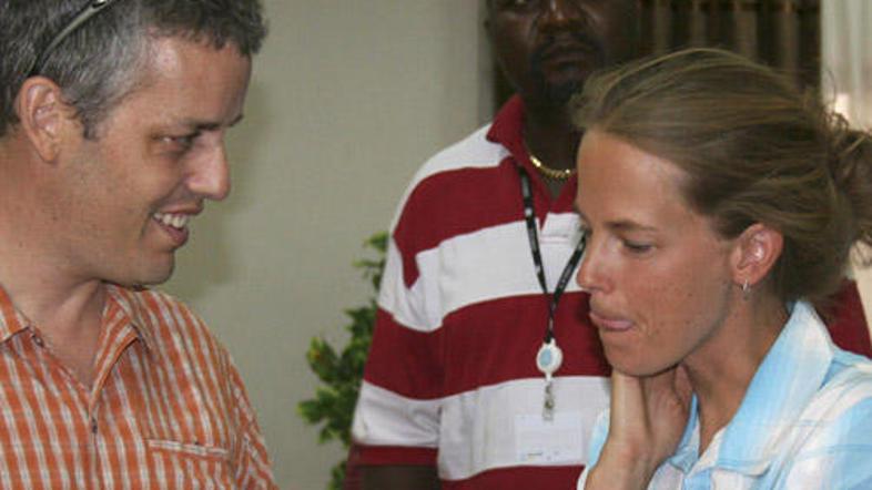 Humanitarnene delavce so izpustli po štirih dneh.