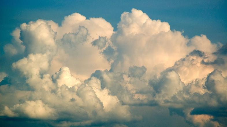 Zbiranje oblakov v začetku septembra