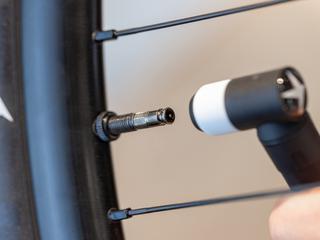 Clik valve zračnica ventil