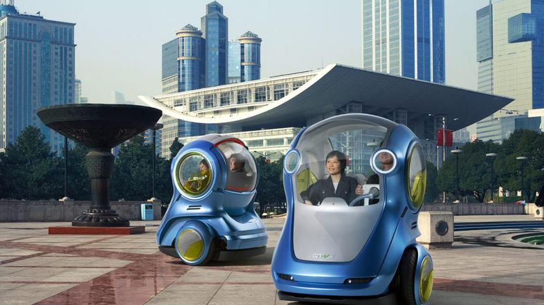 EN-V je dvosedežno vozilo, ki je bilo oblikovano kot odgovor na skrbi zaradi zgo