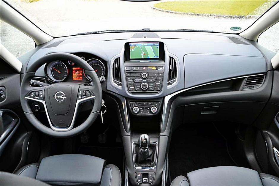 Opel zafira tourer | Avtor: Gregor Prebil