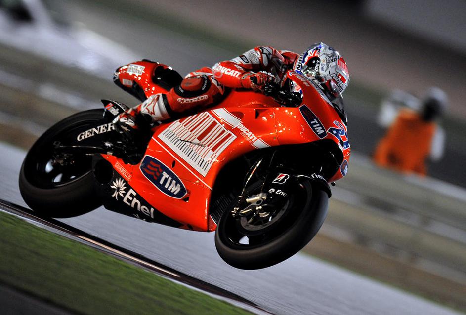 Casey Stoner letosi, tako kot v prejšnjih treh, dirka za ekipo Ducatija. (Foto: 