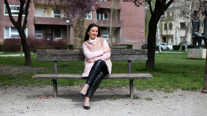 Petra Škof Mikulek, HAKOM