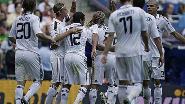 Nogometaši so bili po koncu srečanja kljub zmagi deležni žvižgov.