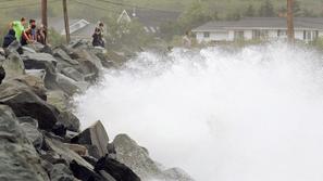Prebivalci Severne Karoline so pripravljeni na evakuacijo. (Foto: Reuters)
