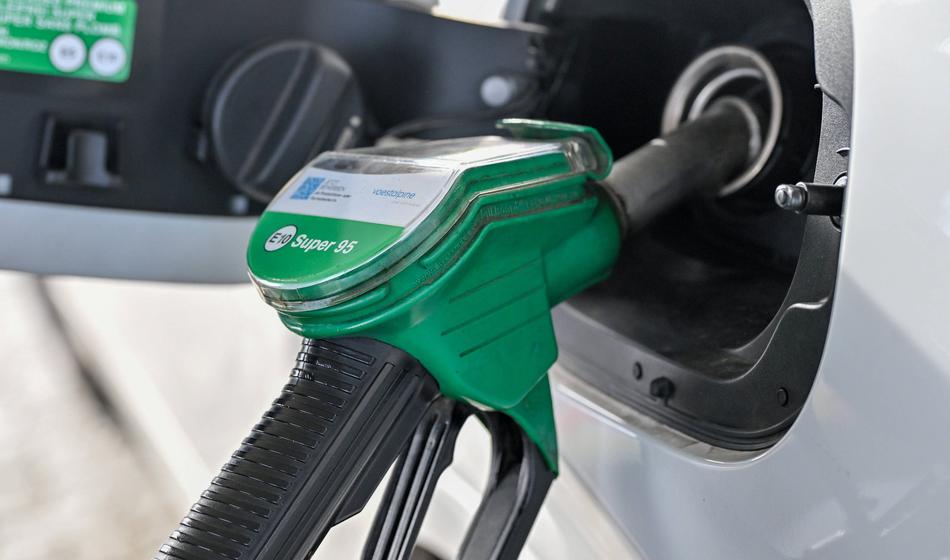 Evropa zaradi krize zelo blizu uvedbe novega E20 goriva za avte