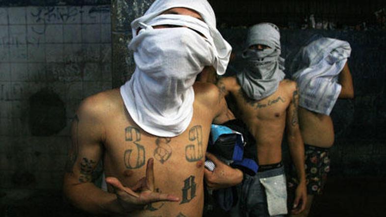 Pokol v mestu Ciudad Juarez na mehiški meji naj bi bil posledica spora med karte