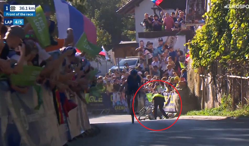 Evenepoel po padcu besen kot ris