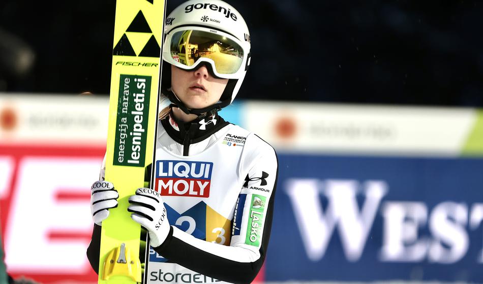 FIS zavrnil slovensko pritožbo, bivša svetovna rekorderka ne bo smela leteti!