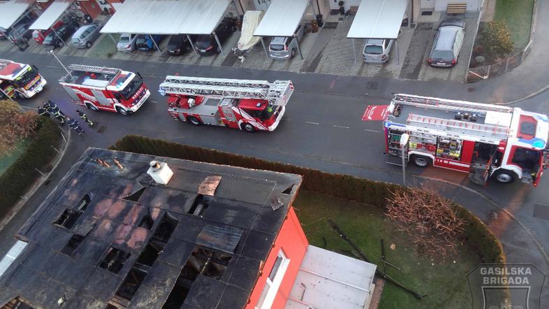 Požar vrstne hiše v Mariboru