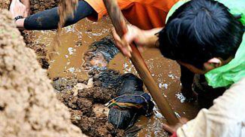 Java se utaplja v padavinah.